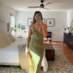 Hello Molly green midi dress